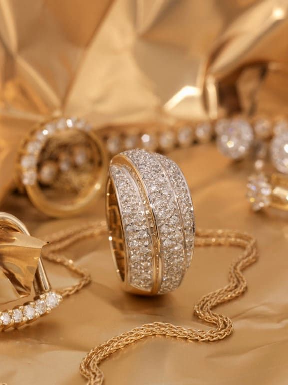 What Should You Engrave on Jewelry?